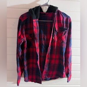 Woman’s no boundaries flannel. Perfect for fall! No stains or rips